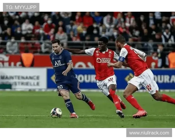 里昂主场迎战摩纳哥，争夺法甲联赛关键三分之战