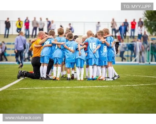 全景探索足球竞技文化发展与战术魅力的深度解析之旅全新视角体验