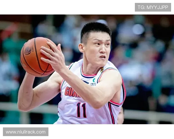 周鹏:从篮球场上的拼搏者到生活中的坚韧榜样,见证奋斗与成长的传奇之路